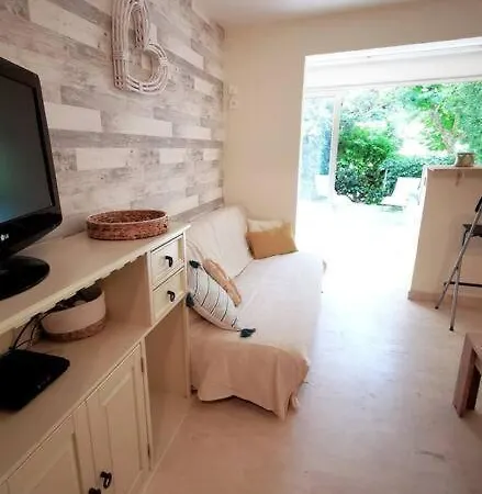Apartament Rez De Jardin A Sainte-Maxime